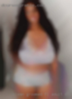 Clean, groomed, cut, and FL adult clubs snipped(IYKYK).